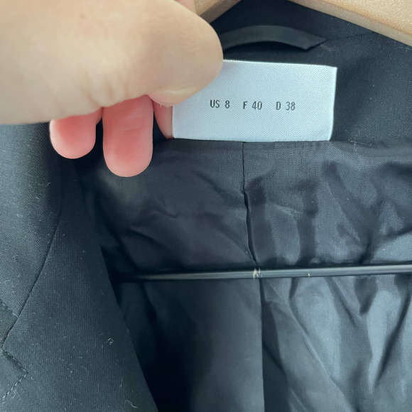 Akris Punto Women's Black Wool Two Button Blazer Size 8 - Picture 2 of 3